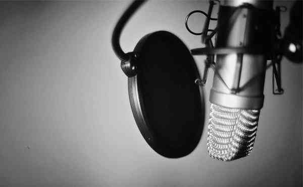 استخدام گوینده پادکست در رایا مارکتینگ+ آشنایی با برنامه ها و ابزارها